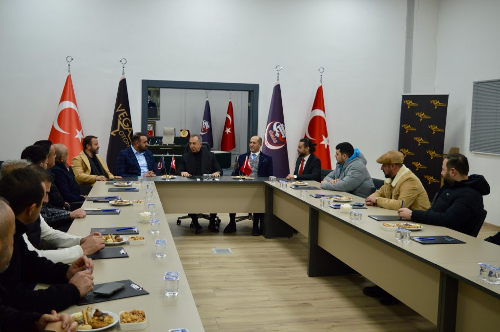 MASFED Heyeti Vega Otonomi’de Galerici Esnafıyla Buluştu